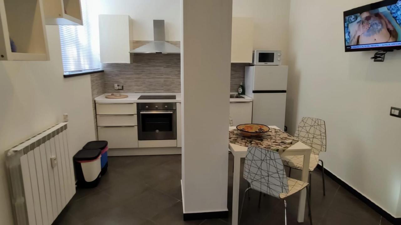 Karina, To The Beach With Terrace And Private Parking Savona Exteriér fotografie