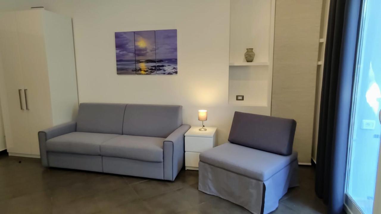 Karina, To The Beach With Terrace And Private Parking Savona Exteriér fotografie