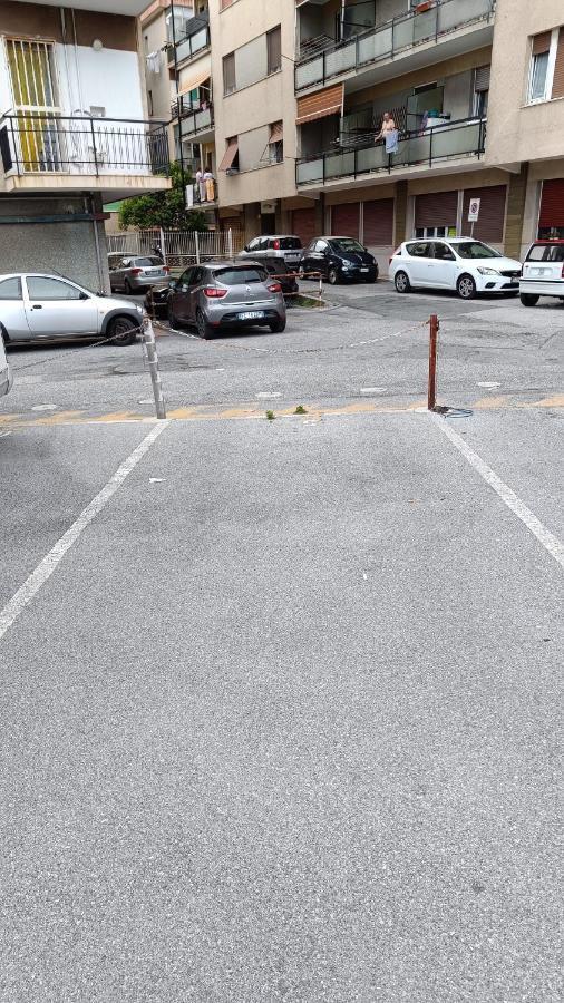 Karina, To The Beach With Terrace And Private Parking Savona Exteriér fotografie
